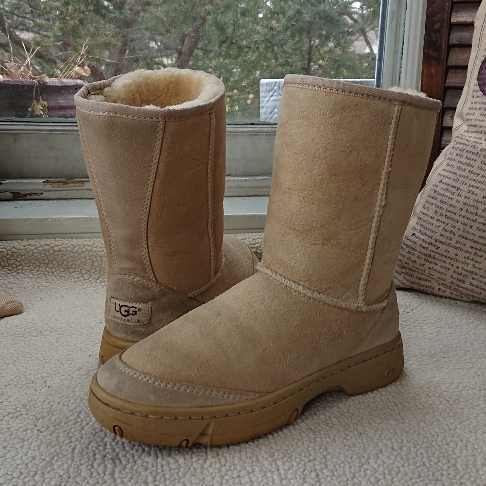 UGG "Ultimate Short" Shearling Lined Leather Boot